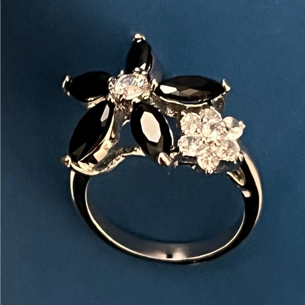 Kohl’s Silver Tone Genuine Cubic Zirconia Flower Ring Size 8